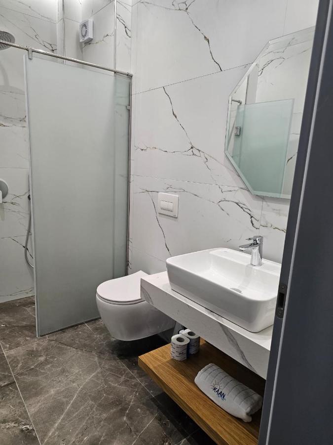 Kaan Hotel Radhimë Eksteriør bilde
