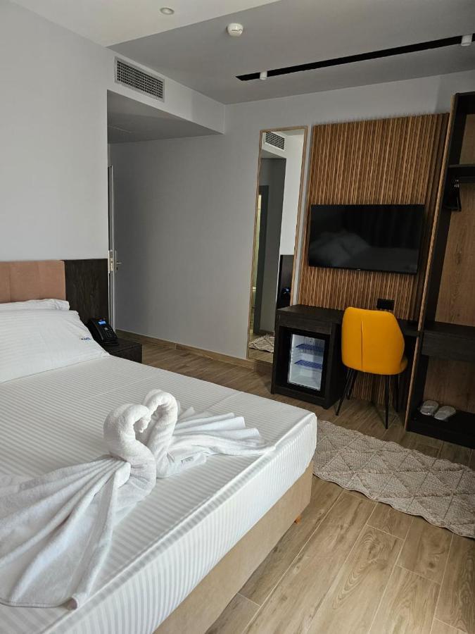 Kaan Hotel Radhimë Eksteriør bilde